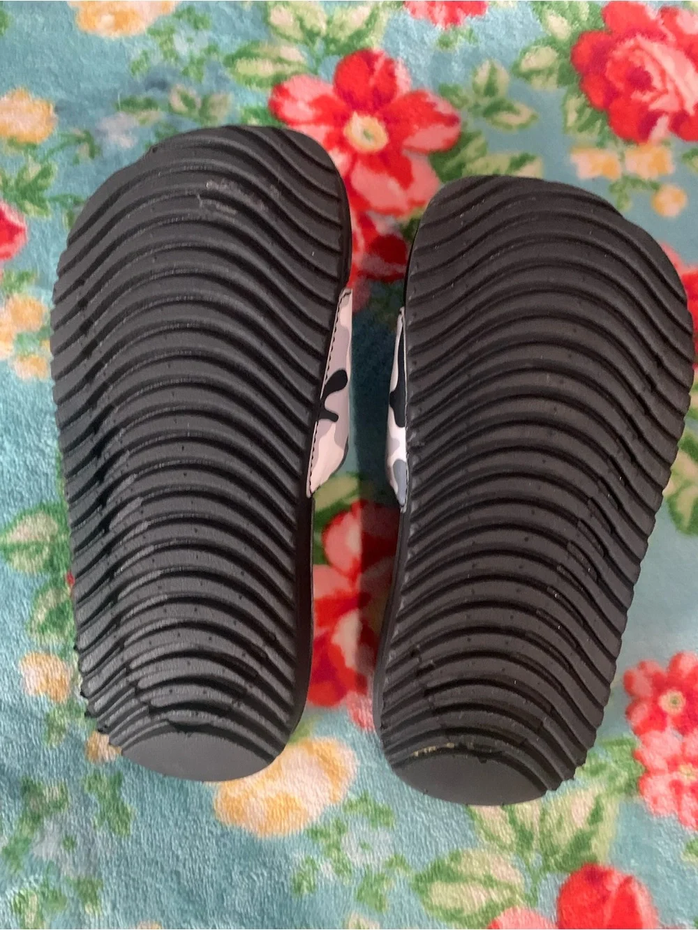 Boys Nike Kawa Slides Sandals 11C T3